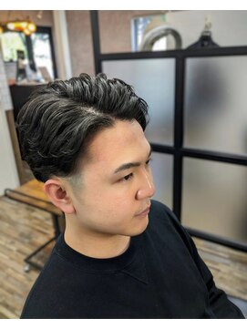 ティーズ バーバー T's BARBER 2ブロックナチュラルパーマ