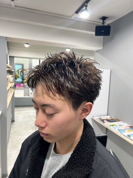 エモー(MoH) スパイキーショート／大人スパイキー