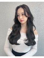 リリー(Lilley)&nbsp;ナチュラルブラック×小顔レイヤー×韓国風巻き×髪質改善