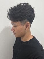 ヒュイル バイ ニアウ(Hwyl by Niau)&nbsp;メンズフェザーパーマニュアンスパーマスパイラルパーマ刈り上げ