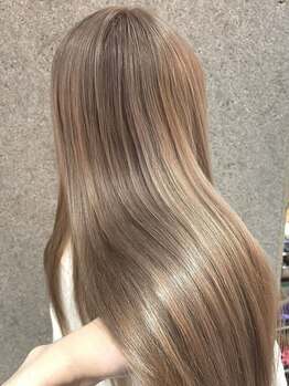 ニルス(nils)の写真/紫外線や乾燥によるダメージをケア。芯から潤い思わず触れたくなるような、毛先までまとまる綺麗な髪へ◎