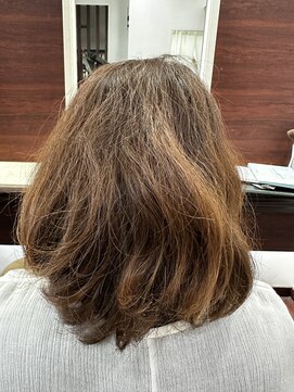 ナナ バイ レオネ(nana×Leone) 髪質改善レイヤーカット