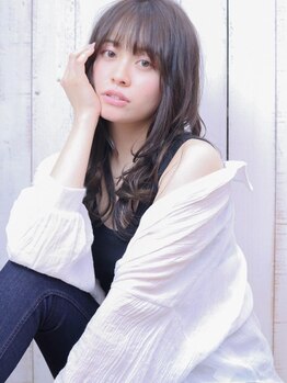 フレア ヘア サロン(FLEAR hair salon)の写真/【堺東駅徒歩3分】大人女性の高リピート率◎落ち着きのある広々空間で,癒やしのサロンタイムをご提供◇