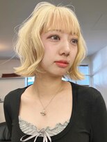 トナリ(tonari) ブロンド×レイヤーボブ