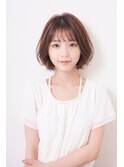 女性らしいフェミニンなショートスタイル