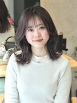 ヘイリー(HAILEY)&nbsp;くびれミディ×グレージュ×ナチュラル透明感