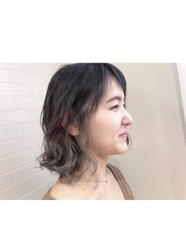 ルシア(Lucia) インナーカラー×切りっぱラフウェーブパーマ