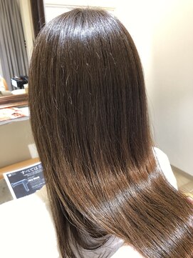 トゥーリ 筑紫野店(tuuli) tuuli筑紫野店 / 美髪 ナチュラルベージュ / 八谷昌直