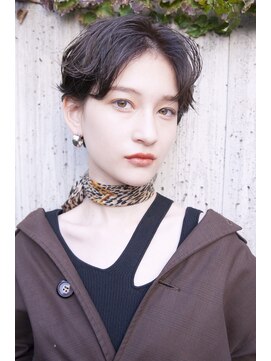 マノン バイ エイチ(MANON by H) 《MANON》モードヘア&耳掛けショート