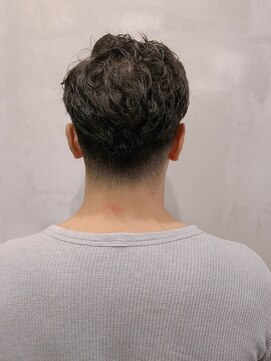 フランクスバーバーリザーブ 人形町店(FRANK’S BARBER RESERVE) パーマツーブロスタイル y