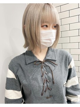 スイ(SUiii) ホワイトベージュ×切りっぱなし