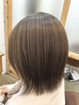 ジィージ 松戸店(Jieji) 白髪ぼかしハイライト