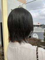 美容室ソニア ダークオリーブのソフトウルフ