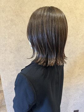 イロハ(iroh) 外はねボブ/イルミナカラー/頭浸浴