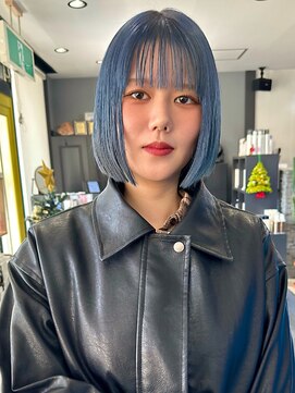 ナービス(NARVIS) ショートボブ×透明感ブルー