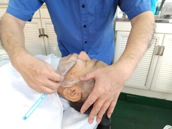 理容原の写真/丁寧な髭剃りと眉毛・襟剃りで、清潔感あるあなたにあった好印象スタイルをスタイリストがご提案★
