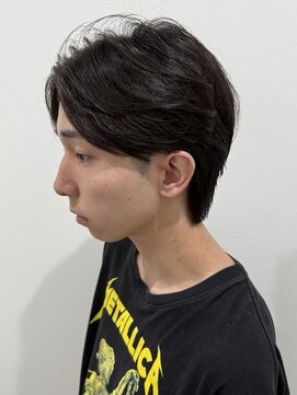 ヒュイル バイ ニアウ(Hwyl by Niau) メンズセンターパートニュアンスパーマスパイラルパーマ