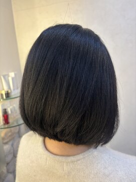 リバース(Reverse) 20代30代40代50代/重めボブ