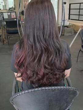 シュシュ(chou＊chou) 20代30代/ロングパーマ/インナーカラー/艶髪/レイヤーカット