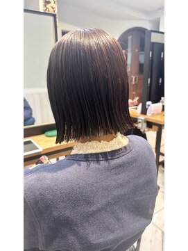 リディー(Lidee) あごラインの切っぱなしボブ10.30暗めカラー