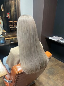 ホワイトベージュ/ホワイトカラー/ハイトーンカラー