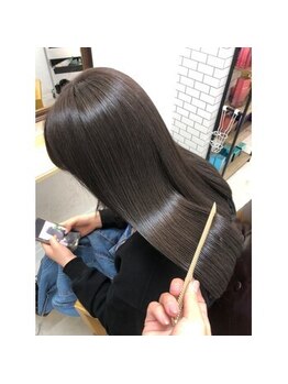 ファンスバイケー 志木(Fans by K)の写真/《*自然なストレートヘア*》ダメージの少ない薬剤を使用し、いつまでも触っていたくなる髪へ。[志木/新座]