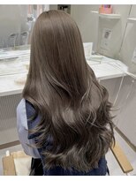 ムーム(Momb) 透明感欲しい方ヘーゼルベージュおすすめです
