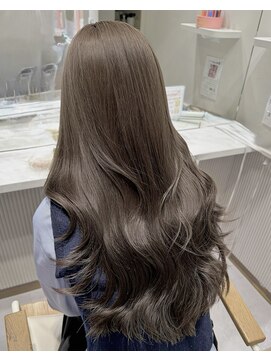 ムーム(Momb) 透明感欲しい方ヘーゼルベージュおすすめです
