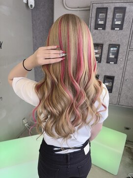 ブランシスヘアー(Bulansis Hair) ピンクハイライトギャルスタイル