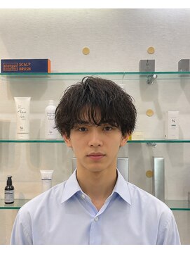 ビーシャイン(B-SHINE) メンズパーマ/メンズカット/シェービング/眉毛/メンズサロン