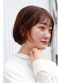 インナーカラーオレンジ　小顔切りっぱなしボブ