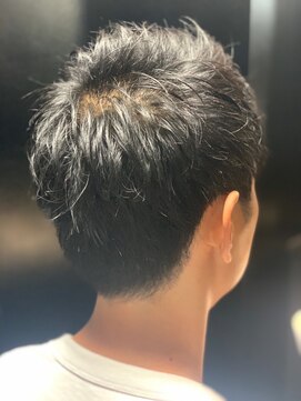 ミリオンバックス 上野(Million Bucks) フェードカット/かき上げ/サイドパート<理容室>[メンズ/上野]