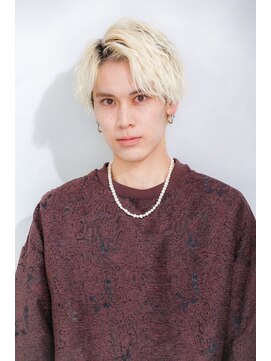 クロエ 仙台(Cloe) ハイトーンウルフ、アップバングスタイル、ホワイトカラー