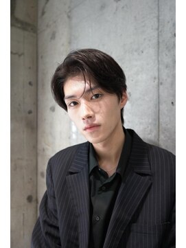 キュー(Cue_) 無造作ウルフセンターパート×メンズパーマ