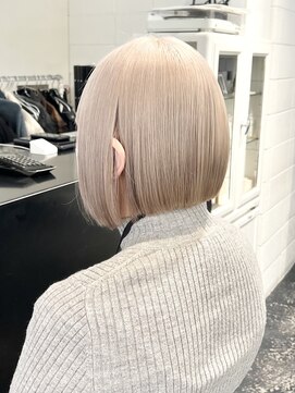 ココ 原宿(KOKO) 黒髪小顔オリーブグレーココアベージュミニボブ切りっぱなしボブ