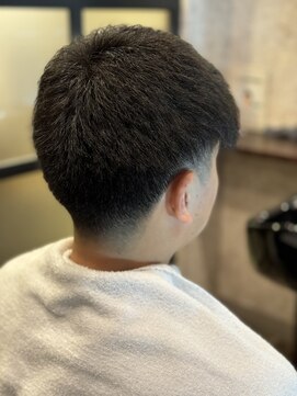 キタセンジュバーバー バイ ティーズ(KITASENJU BARBER by T's) フェードxショートツーブロック