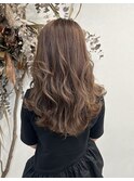 白髪ぼかしハイライトグレーベージュレイヤーロング