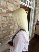 ココロヘアー マド(Cocolo hair MADO) 抜きっぱなしブロンド