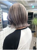 渋谷ブリーチカラータッセルボブ顔周りレイヤー切りっぱなしボブ