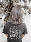 ハイトーンシルキーベージュ外国人風くびれボブ