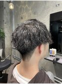 大きく均一な波打ち感が大人っぽい！ゆるめツイストスパイラル！