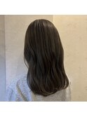 オリーブグレージュ