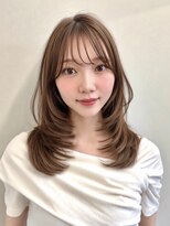 アビー(ABBEY3)&nbsp;レイヤーカットミディアムレイヤーハッシュカットハイレイヤー