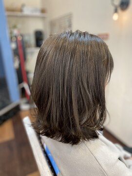 シェルター(shelter) ダークグレージュ×外ハネボブ♪