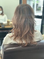 メル(Mel) ☆Mel発☆バレイヤージュ☆ピンクグレージュ☆外はね☆ウルフ☆