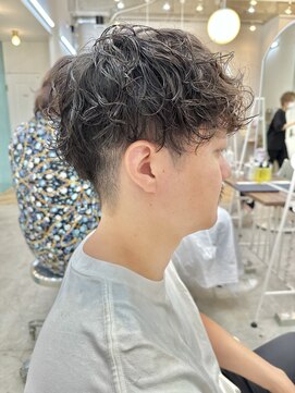 ロミーオム 本厚木(ROMMY. Homme) 刈り上げツーブロックスパイラルパーマ無造作パーマメンズヘア