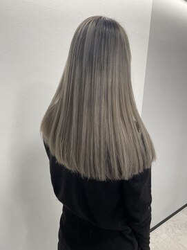 美容室 アクイール グラッセ(Accueillir grace) バレイヤージュカラー