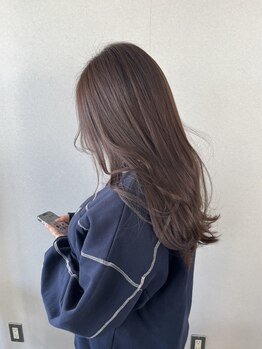 ヘアサロン フラット(Hair salon flat)の写真/理想の色味を4種類のカラー剤で再現♪透明感を引き出す技術で創る、柔らかくしなやかな外国人風透け感Color