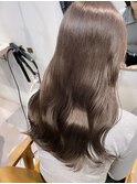 オリーブベージュ