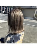 ホワイトベージュ×ローライト